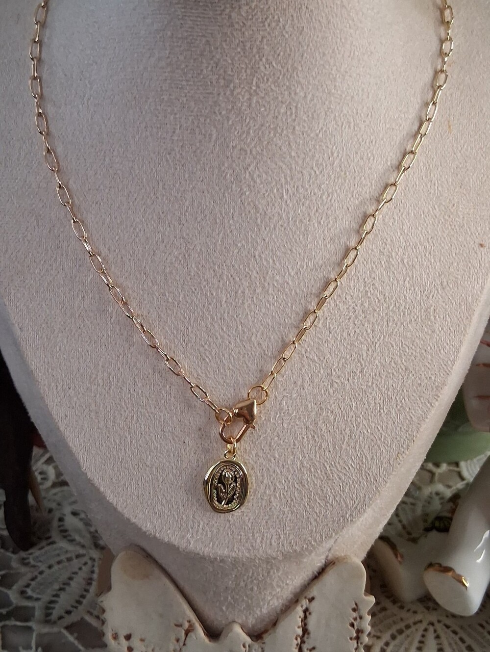 Gold Oval Medallion Pendant Necklace - Women Jewelry